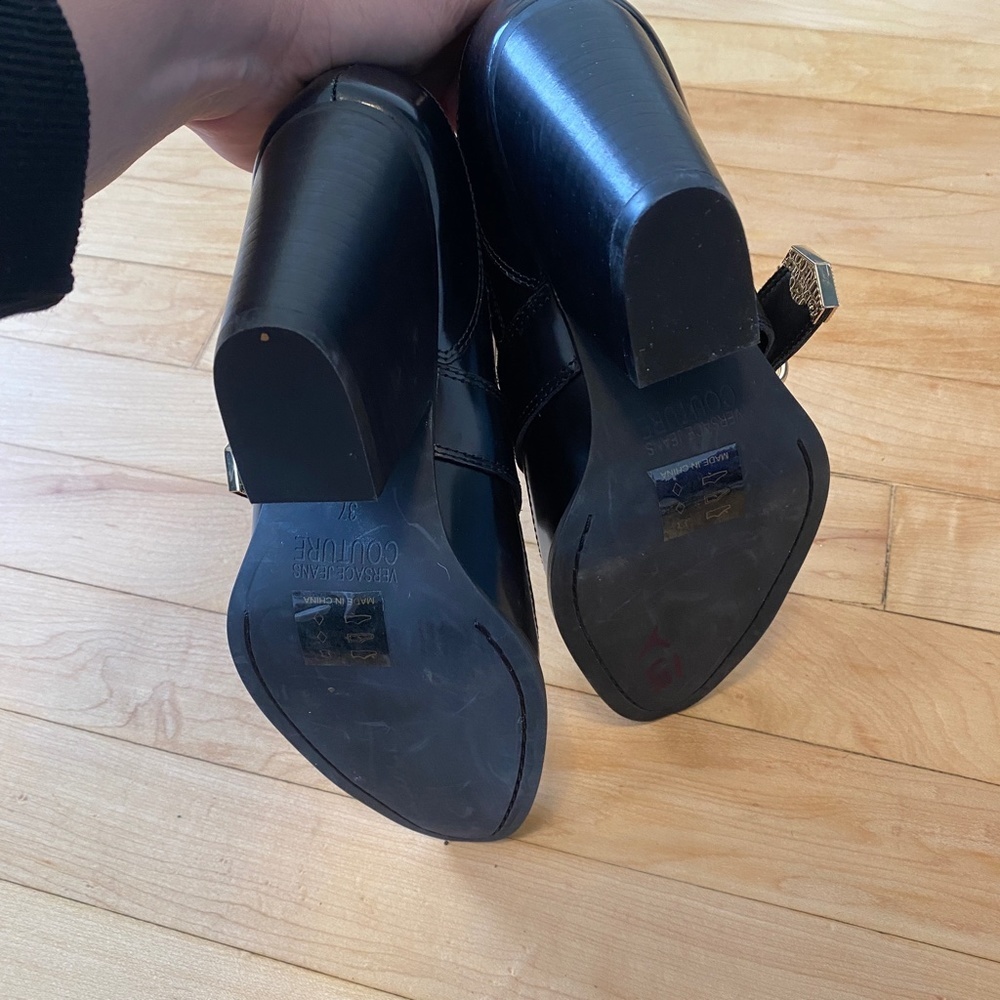 Versace Jeans Couture Gold and Black Leather booties Size EU 37​​ - Picture 5 of 11